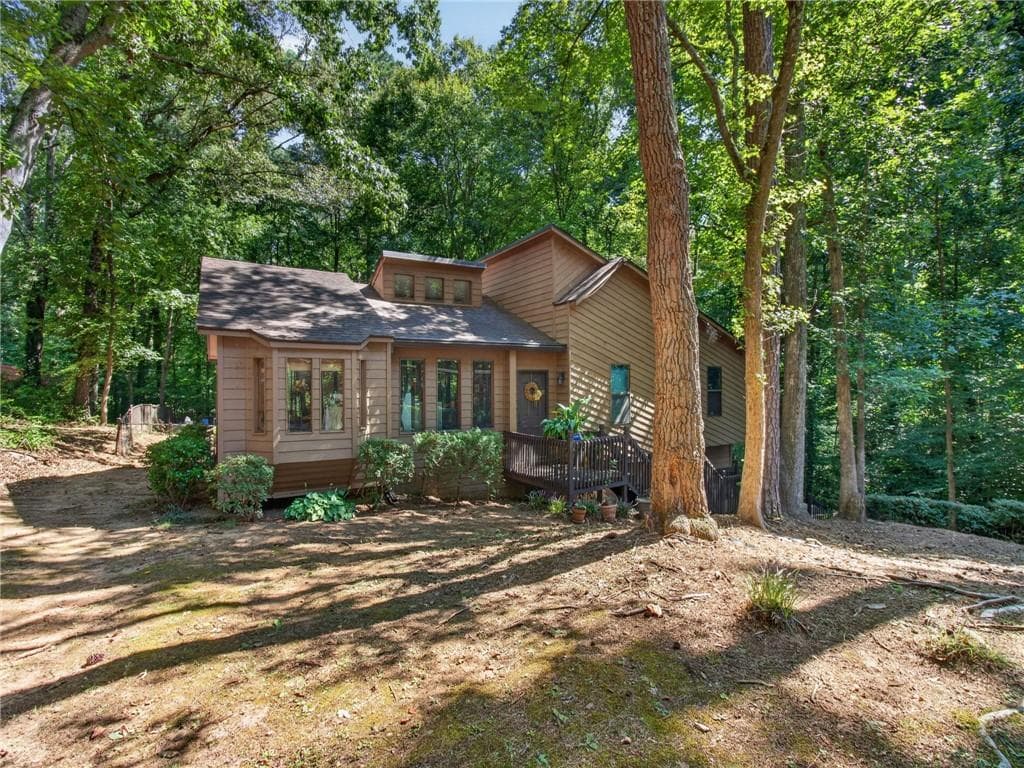 4 bedroom, 3 bathroom, 1,664 sq ft single family residence under contract at 5215 Ferry Creek Lane, Acworth, GA 30102 — photo 5