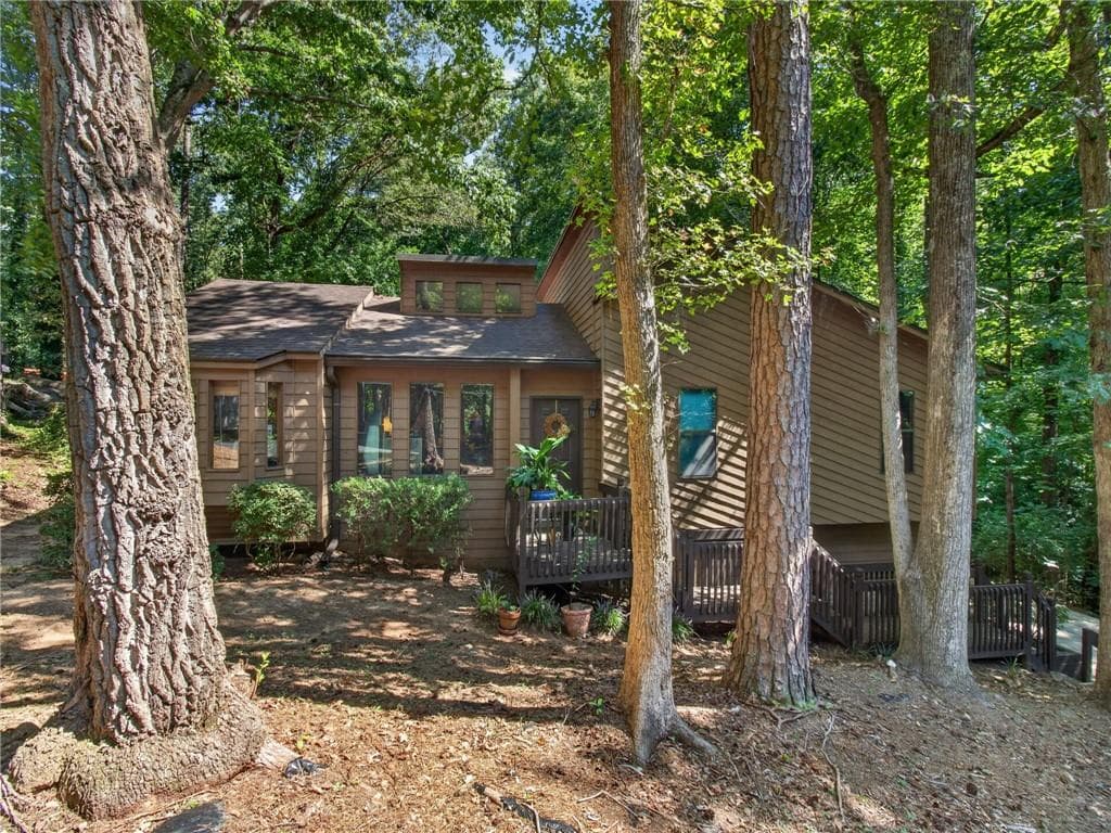 4 bedroom, 3 bathroom, 1,664 sq ft single family residence under contract at 5215 Ferry Creek Lane, Acworth, GA 30102 — photo 6