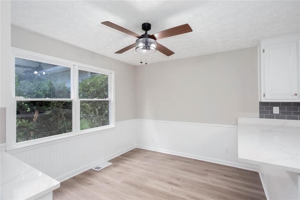 3 bedroom, 3 bathroom, 2,688 sq ft single family residence under contract at 185 Lakeshore Circle, Acworth, GA 30101 — photo 8