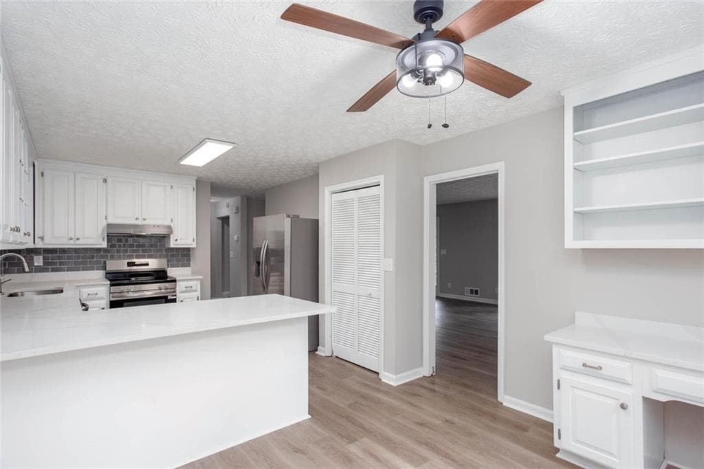 3 bedroom, 3 bathroom, 2,688 sq ft single family residence under contract at 185 Lakeshore Circle, Acworth, GA 30101 — photo 10