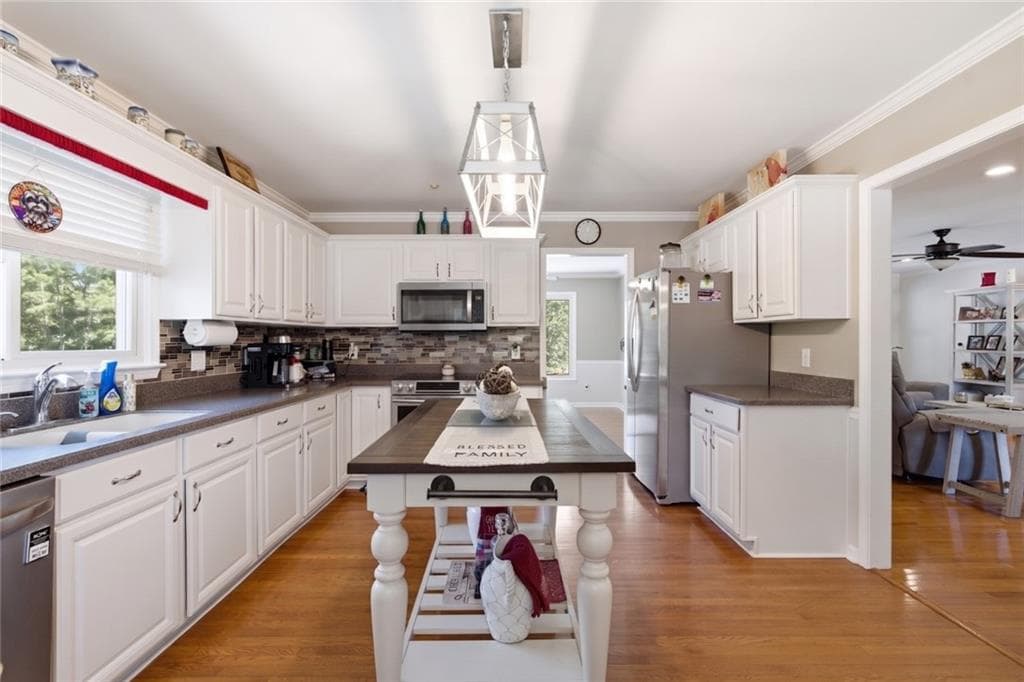 3 bedroom, 3 bathroom, 1,973 sq ft single family residence under contract at 12 Appling Way, Cartersville, GA 30121 — photo 3