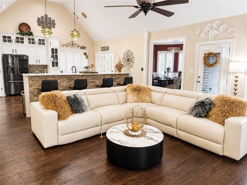 6 bedroom, 4 bathroom, 4,786 sq ft single family residence for sale at 1525 Hartford Terrace, Alpharetta, GA 30004 — photo 7