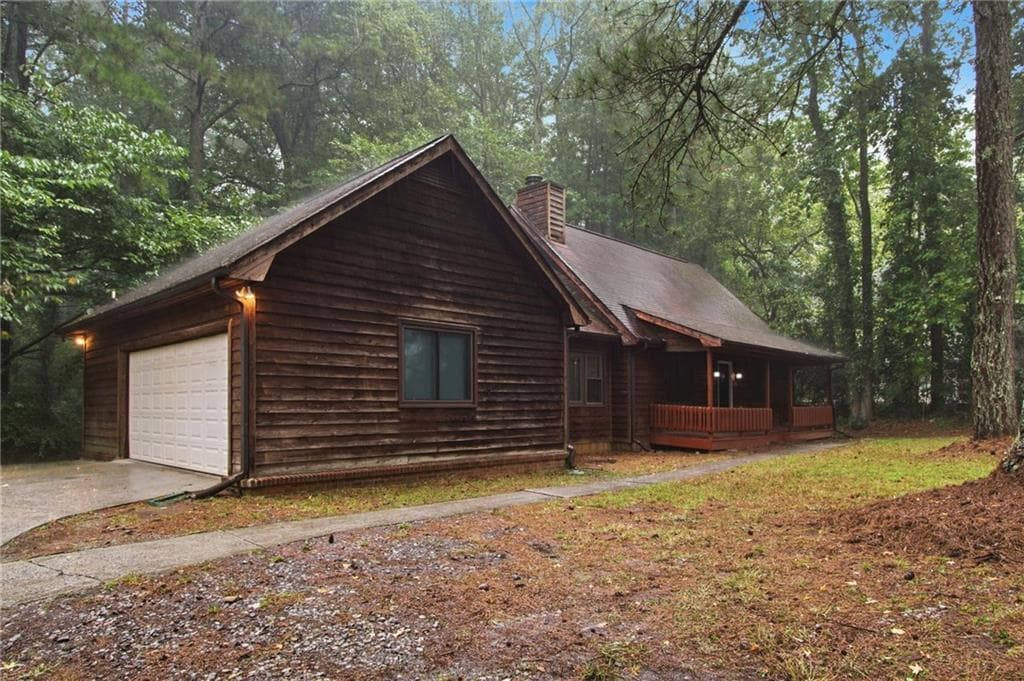 4 bedroom, 3 bathroom, 2,300 sq ft single family residence for sale at 610 Ponderosa Court, Fayetteville, GA 30214 — photo 2