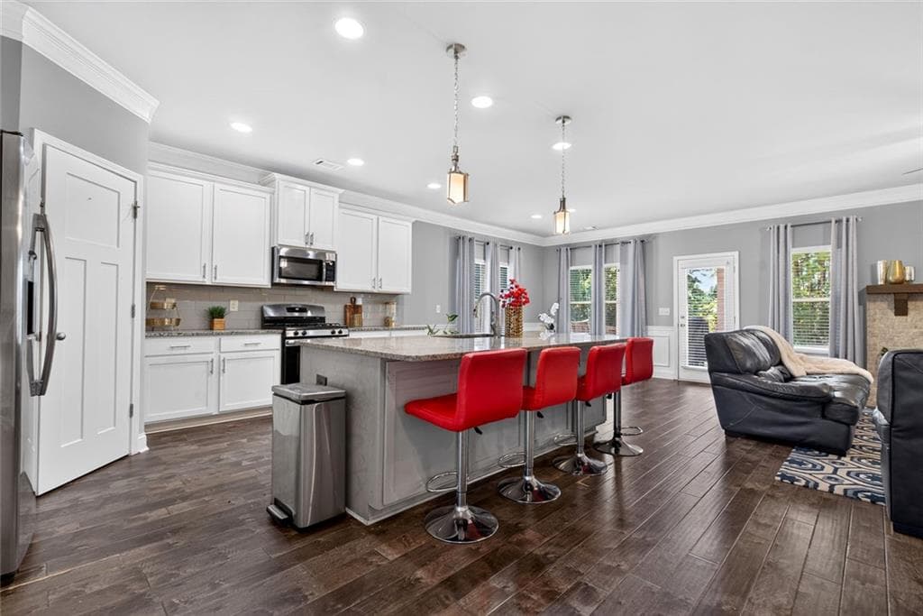 5 bedroom, 3 bathroom, 3,368 sq ft single family residence under contract at 3439 Mulberry Cove Way, Auburn, GA 30011 — photo 8