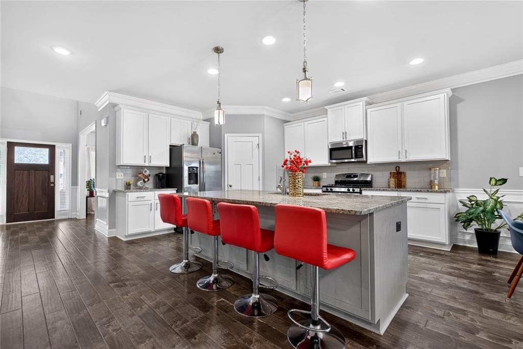 5 bedroom, 3 bathroom, 3,368 sq ft single family residence under contract at 3439 Mulberry Cove Way, Auburn, GA 30011 — photo 9