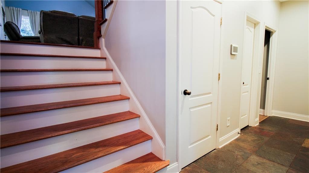 4 bedroom, 3 bathroom, 2,049 sq ft single family residence for sale at 80 Palmer Court, Jefferson, GA 30549 — photo 5
