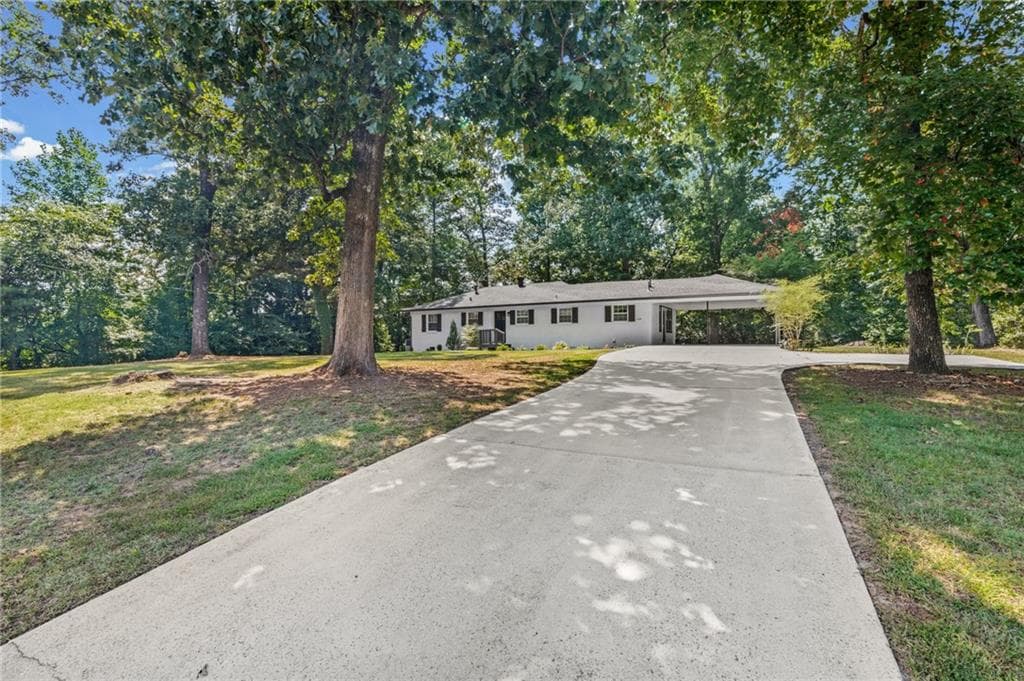 2 bedroom, 2 bathroom, 1,185 sq ft single family residence for sale at 6551 Roberta Street, Lithia Springs, GA 30122 — photo 3