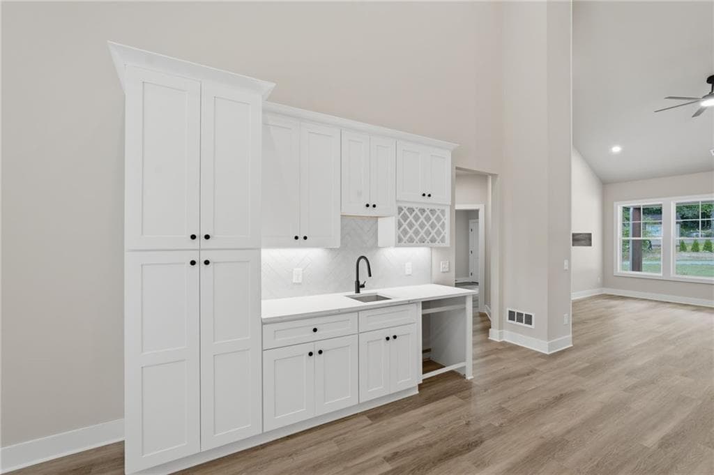 4 bedroom, 2 bathroom, 1,988 sq ft single family residence for sale at 9120 Lisa Circle, Gainesville, GA 30506 — photo 4