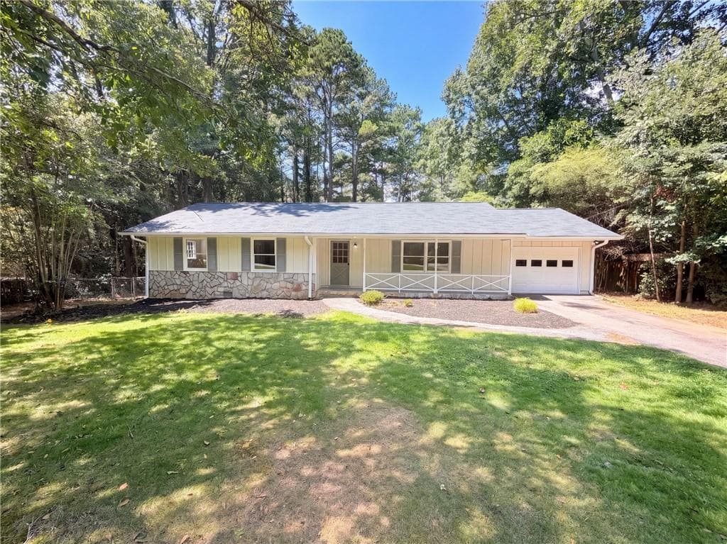 3 bedroom, 2 bathroom, 1,296 sq ft single family residence for sale at 1181 Bouldercrest Circle, Watkinsville, GA 30677