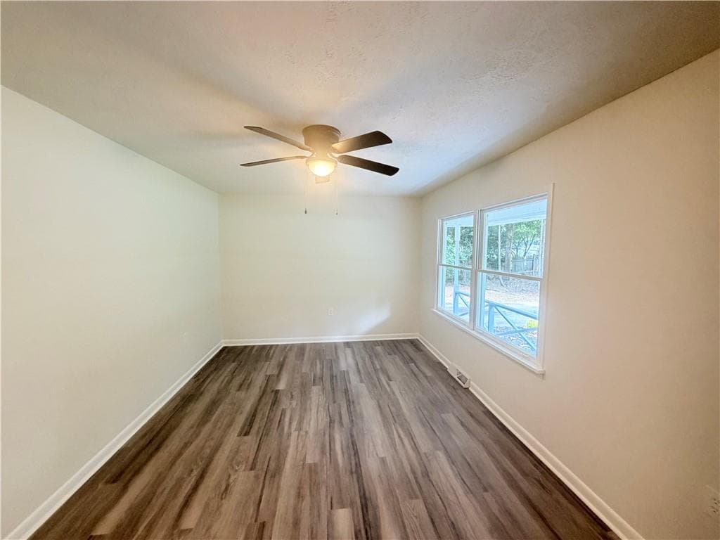 3 bedroom, 2 bathroom, 1,296 sq ft single family residence for sale at 1181 Bouldercrest Circle, Watkinsville, GA 30677 — photo 9