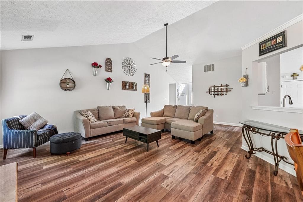 3 bedroom, 2 bathroom, 1,852 sq ft single family residence for sale at 4672 Devencrest Lane, Buford, GA 30519 — photo 4