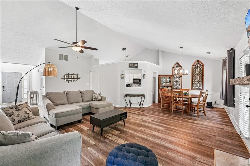 3 bedroom, 2 bathroom, 1,852 sq ft single family residence for sale at 4672 Devencrest Lane, Buford, GA 30519 — photo 5