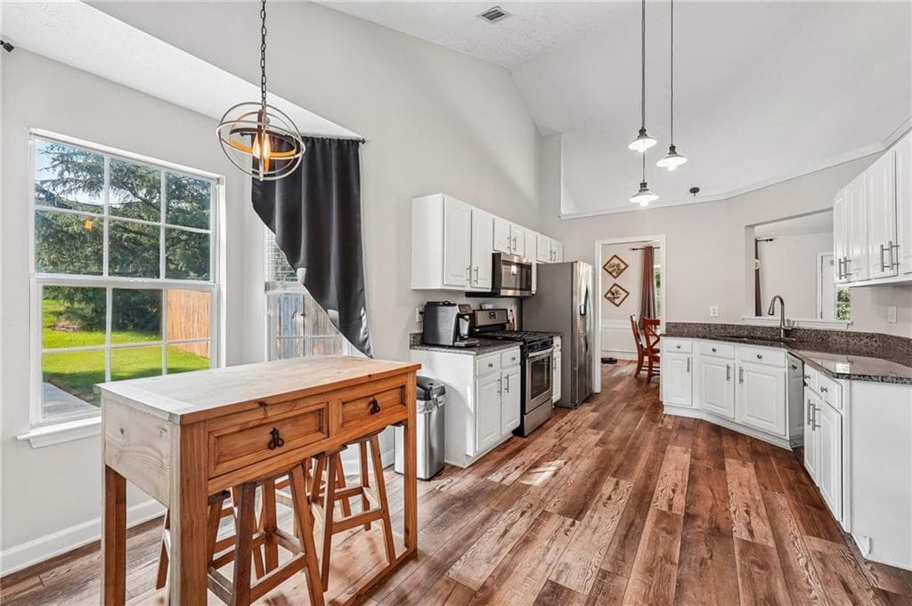 3 bedroom, 2 bathroom, 1,852 sq ft single family residence for sale at 4672 Devencrest Lane, Buford, GA 30519 — photo 9