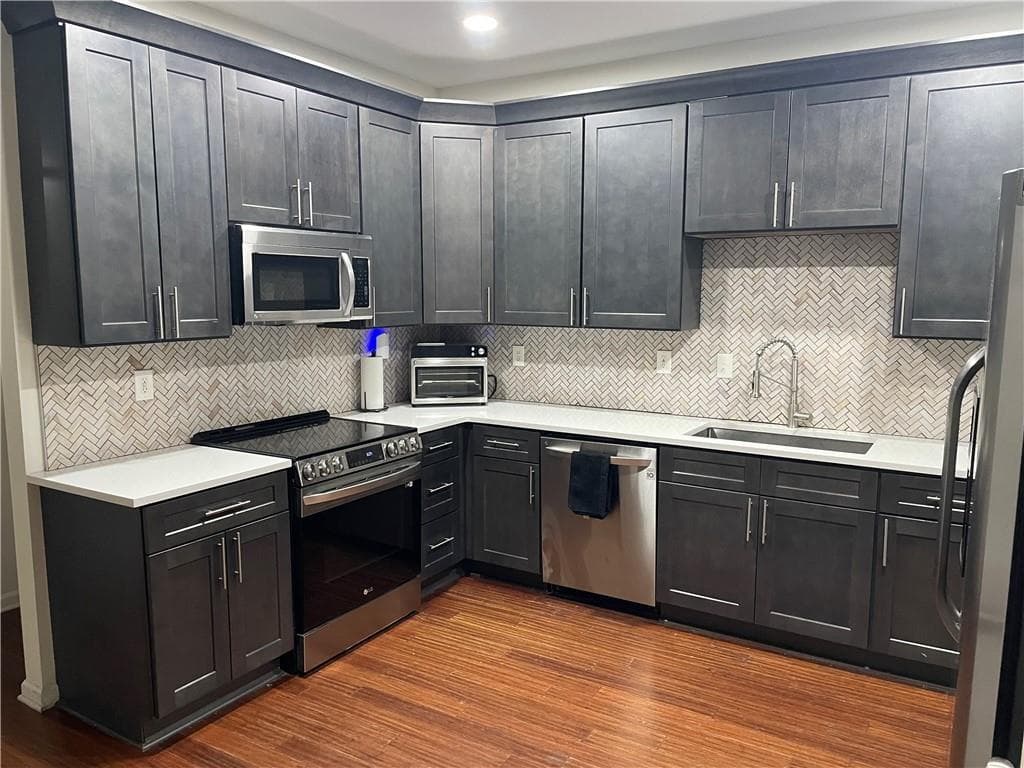 3 bedroom, 3 bathroom, 1,356 sq ft townhouse for sale at 203 Odyssey Turn, Conyers, GA 30012 — photo 2