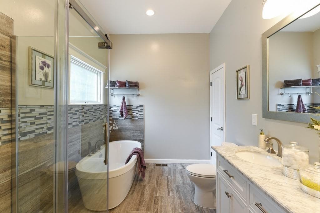 3 bedroom, 2 bathroom, 1,508 sq ft single family residence for sale at 865 Hall Street, Atlanta, GA 30318 — photo 4