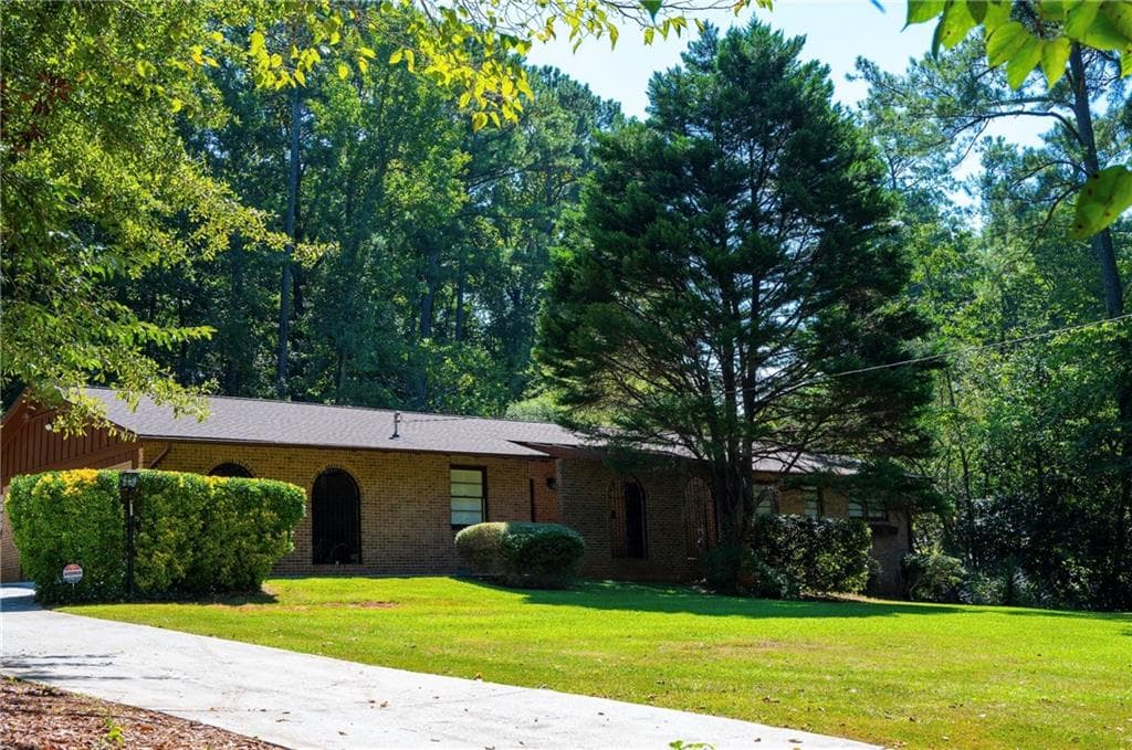 3 bedroom, 3 bathroom, 2,982 sq ft single family residence for sale at 5428 Smoke Rise Drive, Stone Mountain, GA 30087