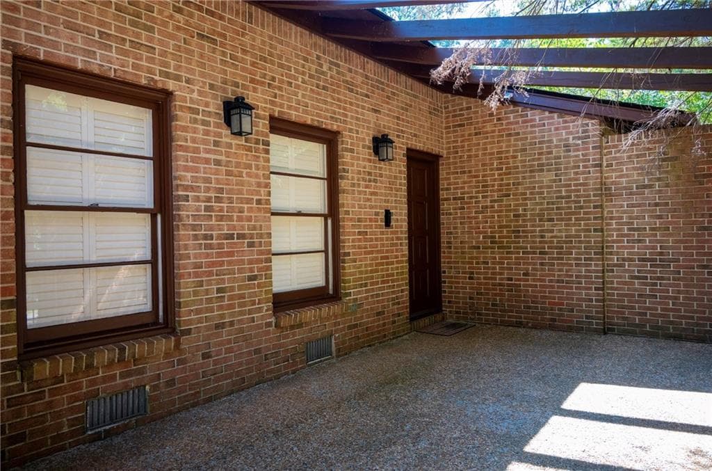 3 bedroom, 3 bathroom, 2,982 sq ft single family residence for sale at 5428 Smoke Rise Drive, Stone Mountain, GA 30087 — photo 5