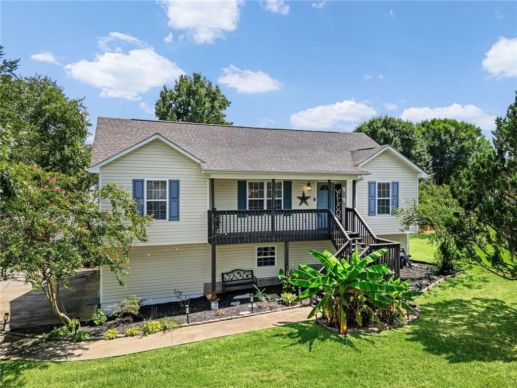 5 bedroom, 3 bathroom, 2,578 sq ft single family residence under contract at 11 Wood Chase Court, Villa Rica, GA 30180 — photo 3