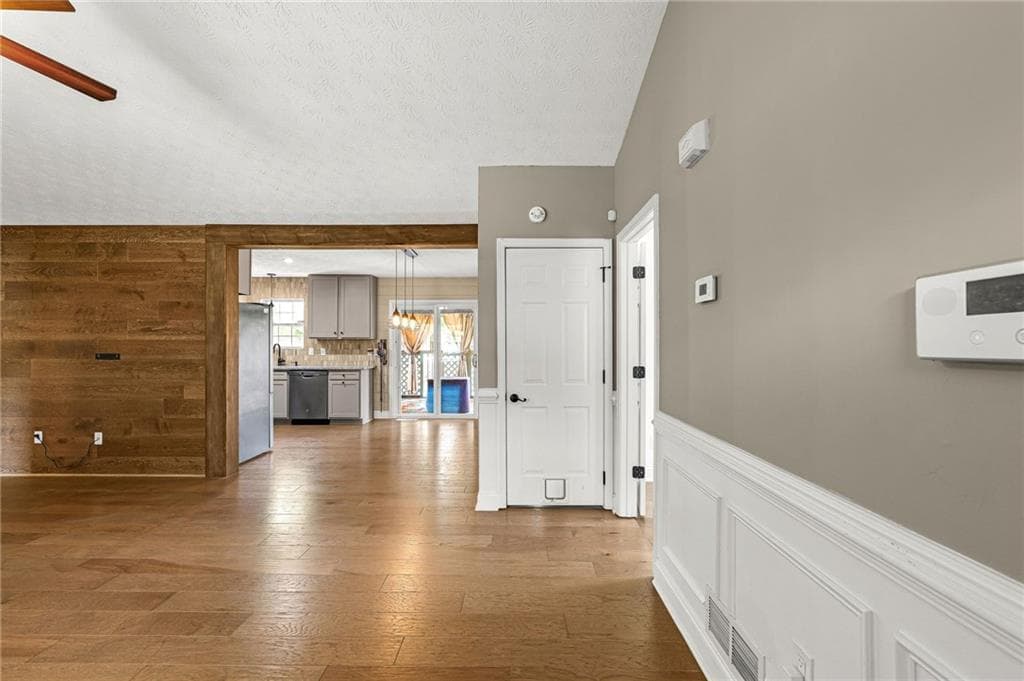 5 bedroom, 3 bathroom, 2,578 sq ft single family residence under contract at 11 Wood Chase Court, Villa Rica, GA 30180 — photo 4
