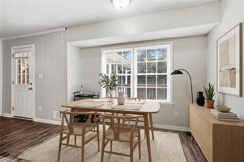3 bedroom, 3 bathroom, 2,566 sq ft single family residence for sale at 4270 Cove Way, Marietta, GA 30067 — photo 3