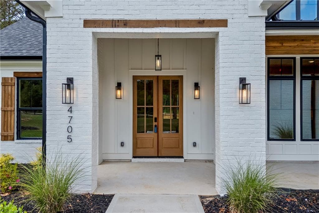 4 bedroom, 3 bathroom, 2,569 sq ft single family residence for sale at 4705 H D Atha Road, Covington, GA 30014 — photo 2