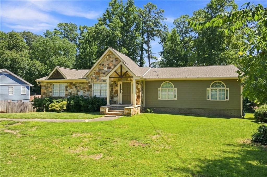 3 bedroom, 2 bathroom, 2,807 sq ft single family residence for sale at 2946 Missy Drive, Marietta, GA 30062 — photo 1 of 33