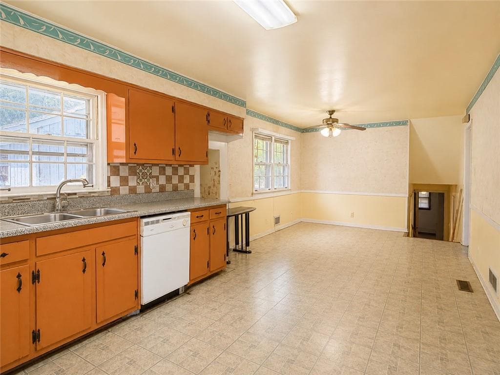 6 bedroom, 2 bathroom, 2,658 sq ft single family residence for sale at 1846 Joppa Lane, Tucker, GA 30084 — photo 6