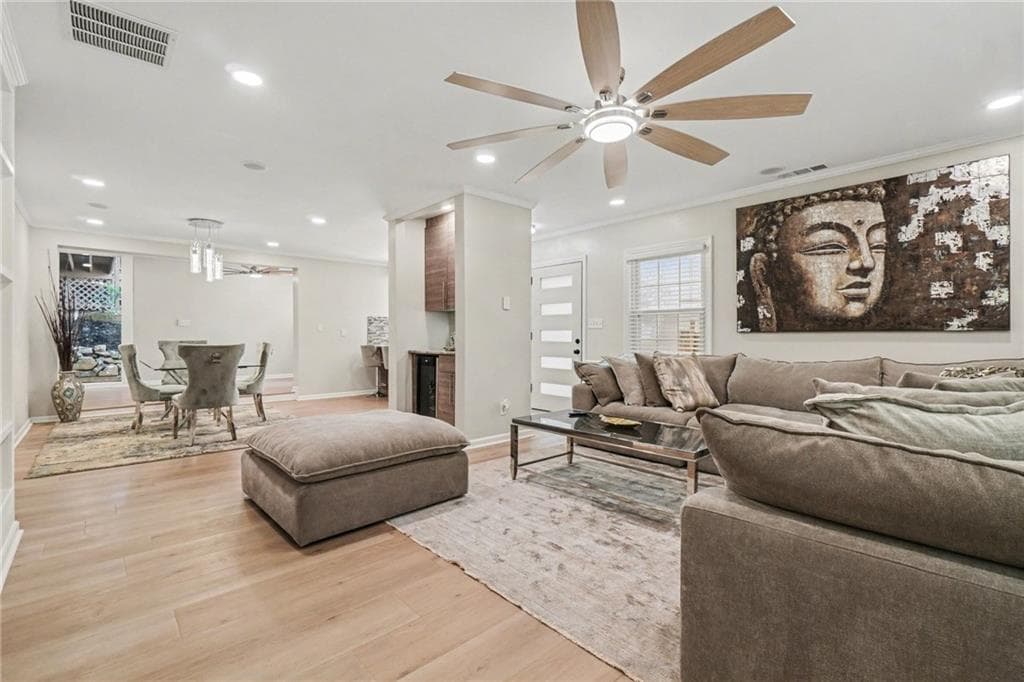 4 bedroom, 3 bathroom, 2,422 sq ft single family residence for sale at 2828 Cloverhurst Drive, East Point, GA 30344 — photo 4