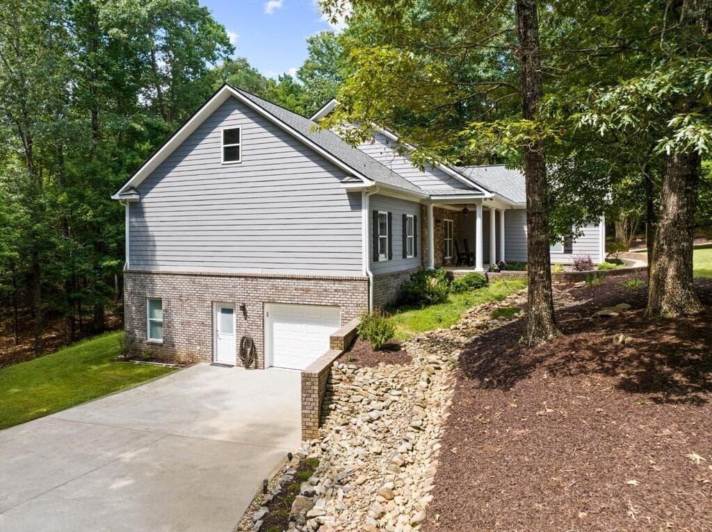4 bedroom, 3 bathroom, 3,950 sq ft single family residence for sale at 45 Hemlock Court, Talking Rock, GA 30175 — photo 4