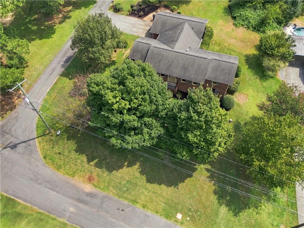 3 bedroom, 3 bathroom, 2,804 sq ft single family residence for sale at 208 Woodland Circle, Calhoun, GA 30701 — photo 5