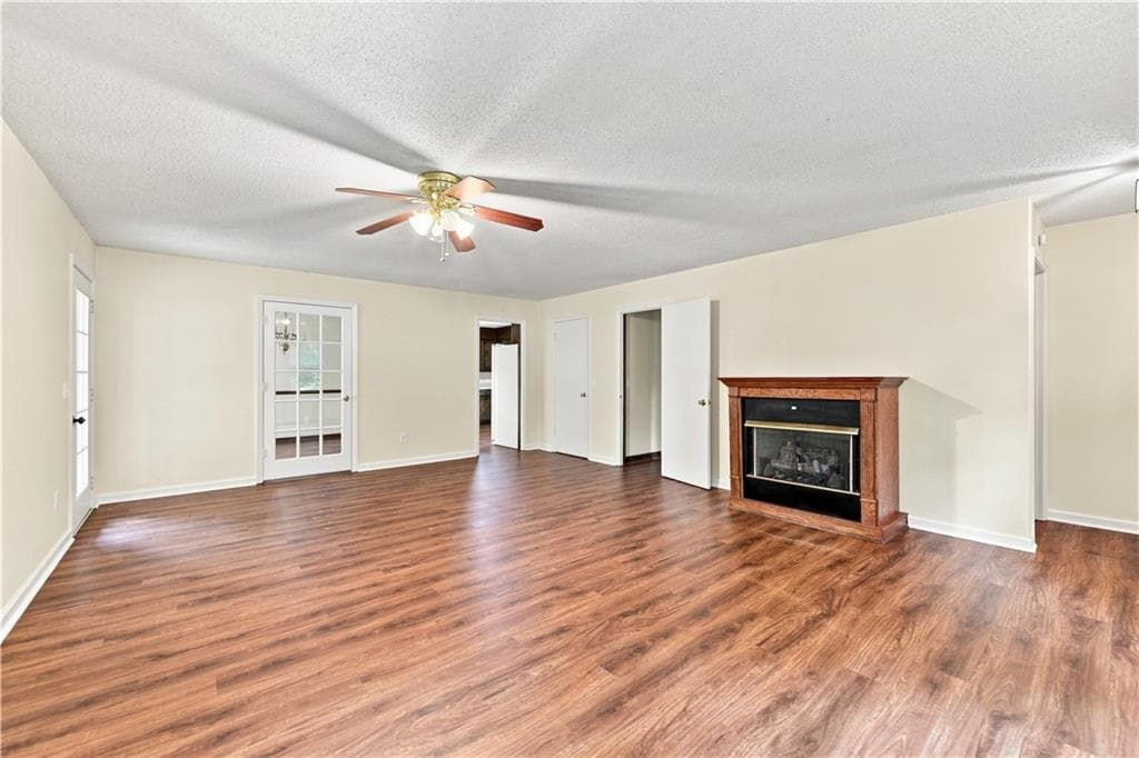 3 bedroom, 3 bathroom, 2,804 sq ft single family residence for sale at 208 Woodland Circle, Calhoun, GA 30701 — photo 8