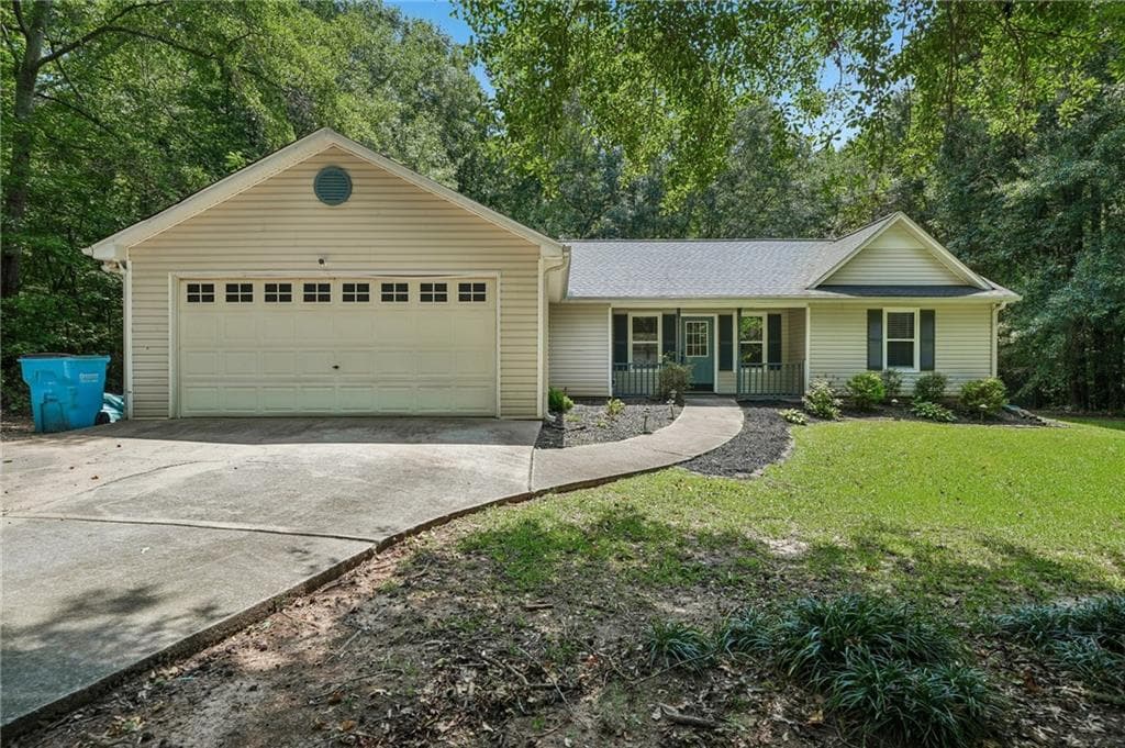 3 bedroom, 2 bathroom, 1,504 sq ft single family residence for sale at 131 Homestead Way, Locust Grove, GA 30248