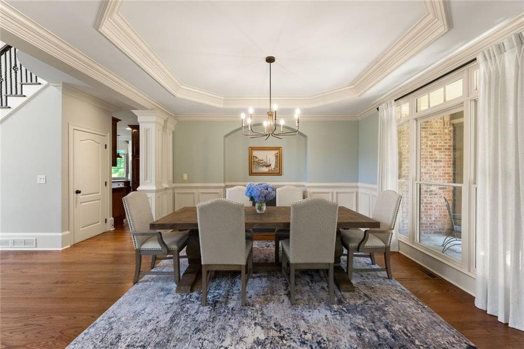 6 bedroom, 5 bathroom, 6,444 sq ft single family residence under contract at 6077 Green Tree Lane, Gainesville, GA 30506 — photo 9