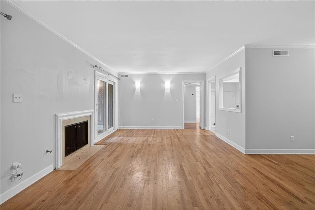 2 bedroom, 2 bathroom, 1,039 sq ft condominium for sale at 5400 Roswell Road L6, Atlanta, GA 30342 — photo 4