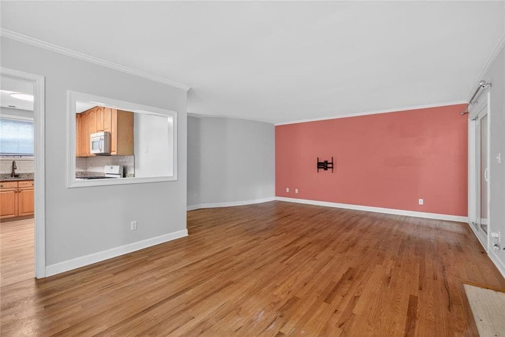 2 bedroom, 2 bathroom, 1,039 sq ft condominium for sale at 5400 Roswell Road L6, Atlanta, GA 30342 — photo 7