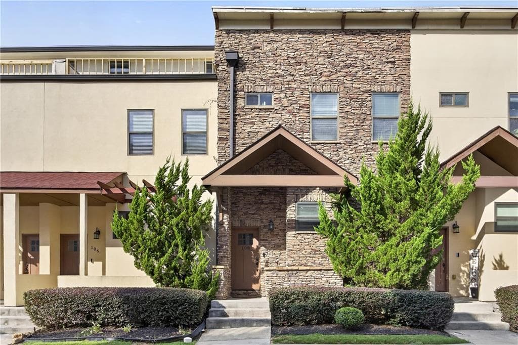 3 bedroom, 4 bathroom, 2,002 sq ft townhouse for sale at 108 Kiram Terrace, Atlanta, GA 30331
