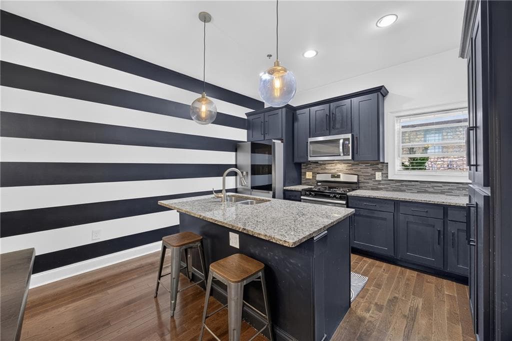 3 bedroom, 4 bathroom, 2,002 sq ft townhouse under contract at 108 Kiram Terrace, Atlanta, GA 30331 — photo 2