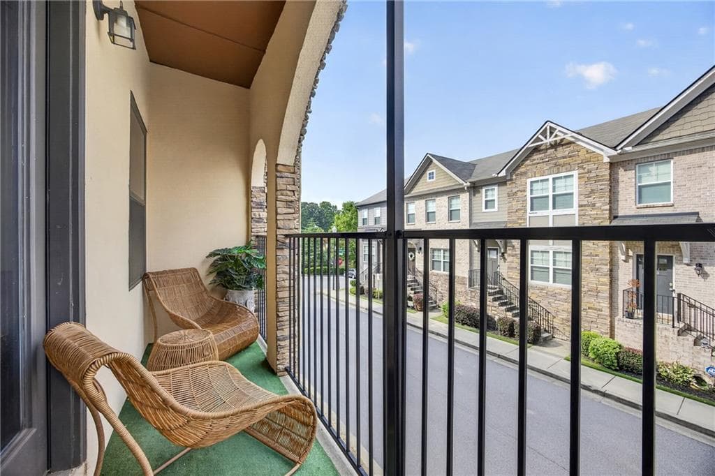 3 bedroom, 4 bathroom, 2,002 sq ft townhouse under contract at 108 Kiram Terrace, Atlanta, GA 30331 — photo 8