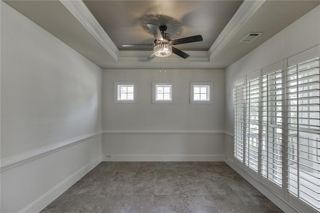 3 bedroom, 3 bathroom, 2,451 sq ft single family residence under contract at 7823 Keepsake Lane, Flowery Branch, GA 30542 — photo 5