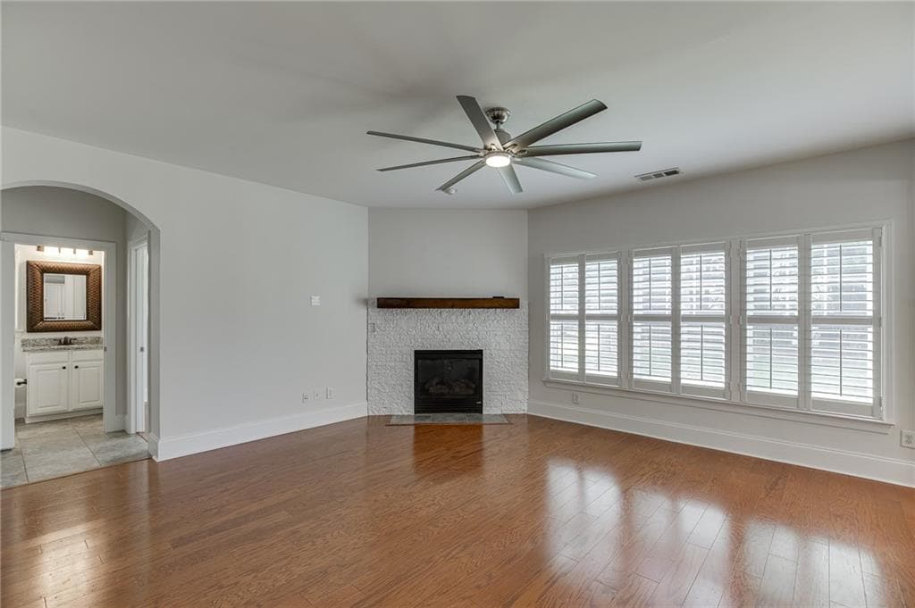 3 bedroom, 3 bathroom, 2,451 sq ft single family residence under contract at 7823 Keepsake Lane, Flowery Branch, GA 30542 — photo 8