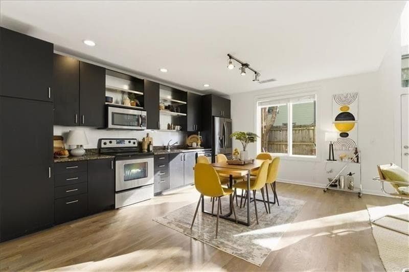 2 bedroom, 2 bathroom, 1,240 sq ft townhouse under contract at 1269 Ponti Mews, Atlanta, GA 30318 — photo 4