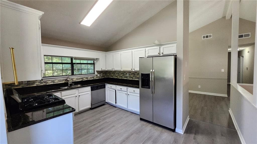 5 bedroom, 3 bathroom, 1,858 sq ft single family residence for rent at 3724 Spring Garden Lane, Lithonia, GA 30038 for $2,025 a month — photo 3