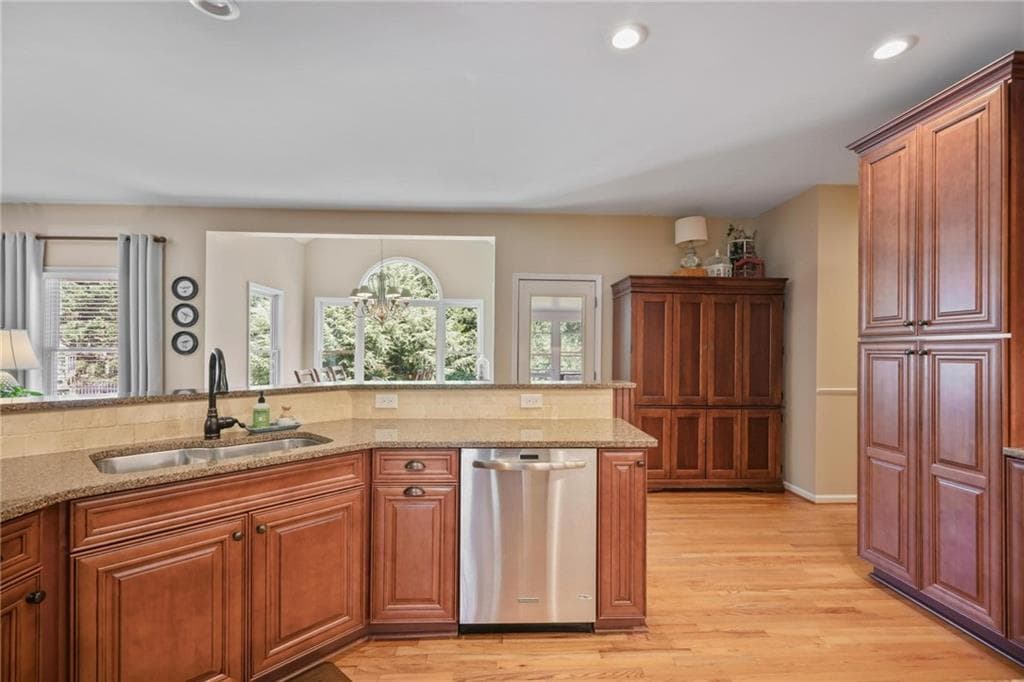 4 bedroom, 4 bathroom, 4,005 sq ft single family residence for sale at 456 Chatfield Pointe, Marietta, GA 30064 — photo 8