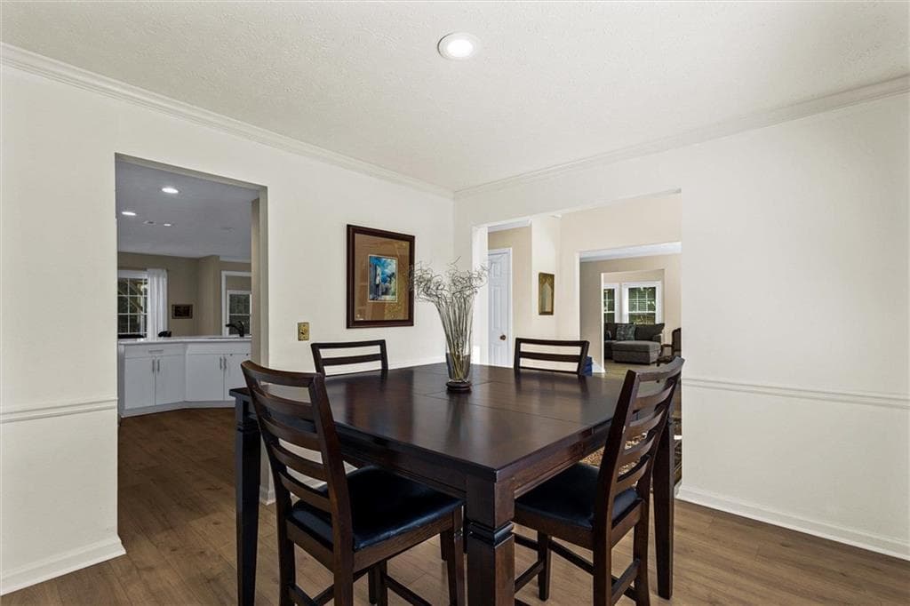 4 bedroom, 3 bathroom, 2,694 sq ft single family residence under contract at 315 Bordeaux Ct 1336123334, Atlanta, GA 30331 — photo 8