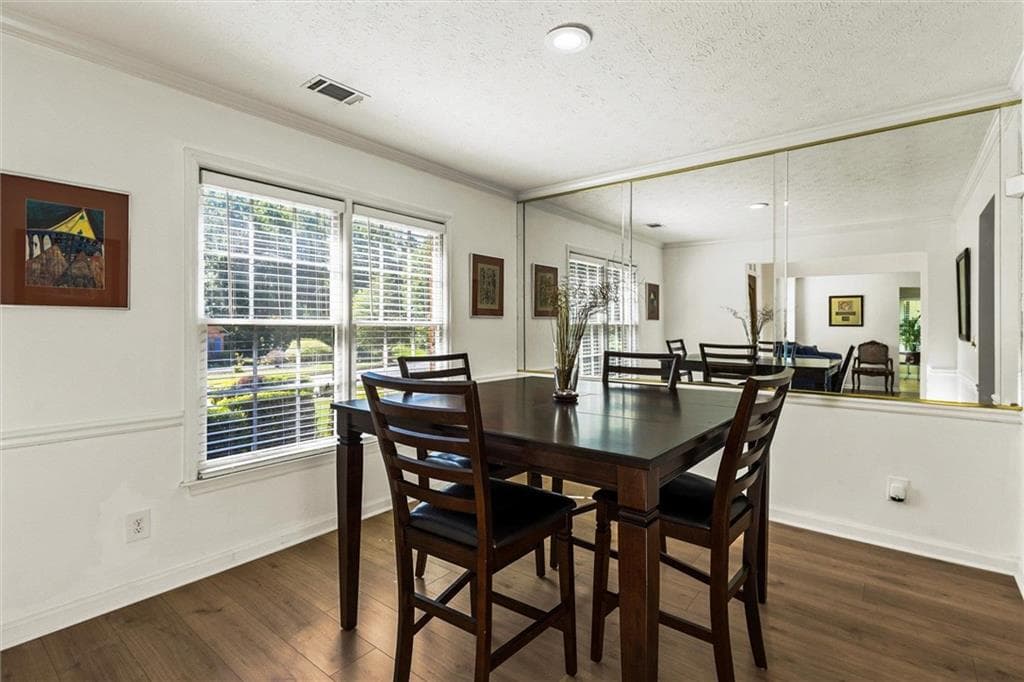 4 bedroom, 3 bathroom, 2,694 sq ft single family residence under contract at 315 Bordeaux Ct 1336123334, Atlanta, GA 30331 — photo 9