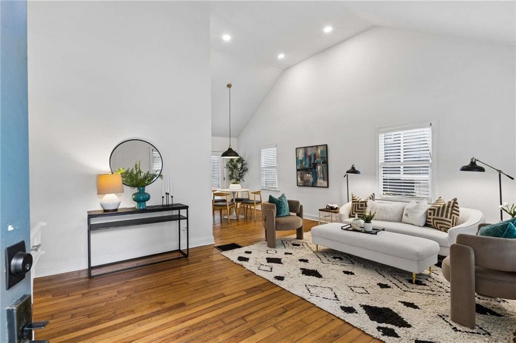 2 bedroom, 1 bathroom, 961 sq ft single family residence under contract at 250 Norwood Avenue, Atlanta, GA 30317 — photo 4