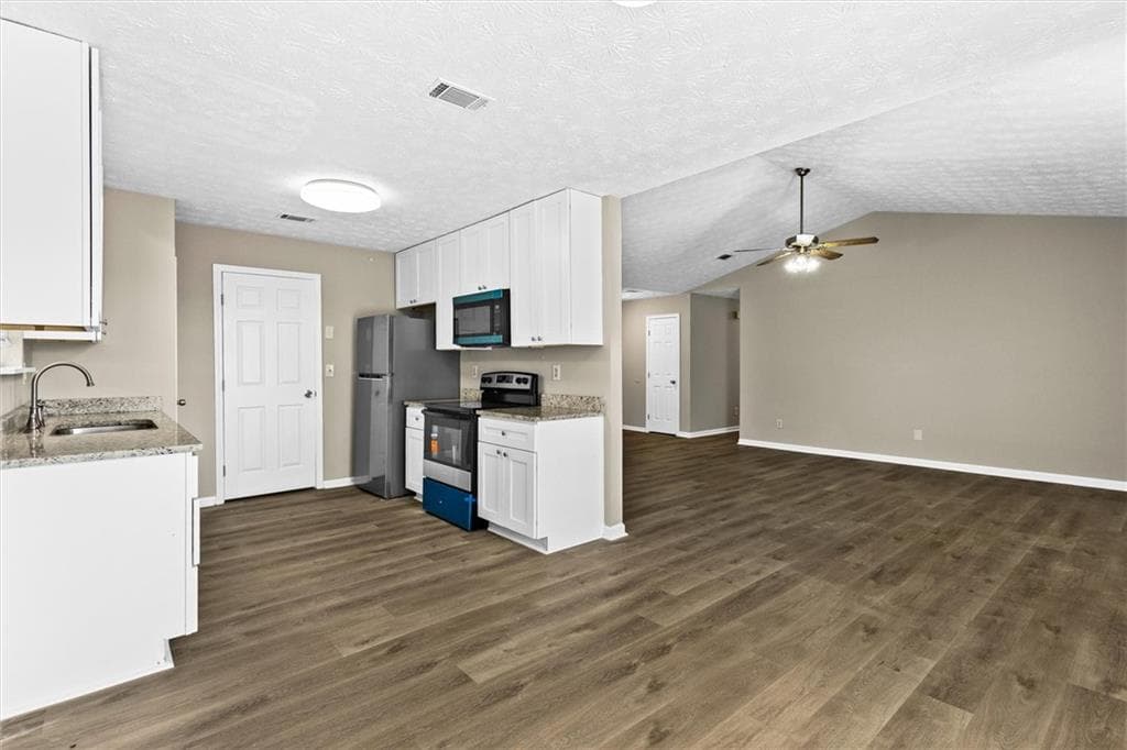 3 bedroom, 2 bathroom, 1,474 sq ft single family residence for sale at 3679 Ashbill, Rex, GA 30273 — photo 8