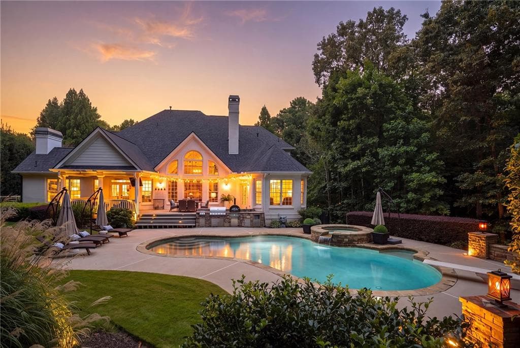 6 bedroom, 9 bathroom, 7,554 sq ft single family residence under contract at 240 Pembrook Place, Roswell, GA 30075 — photo 2