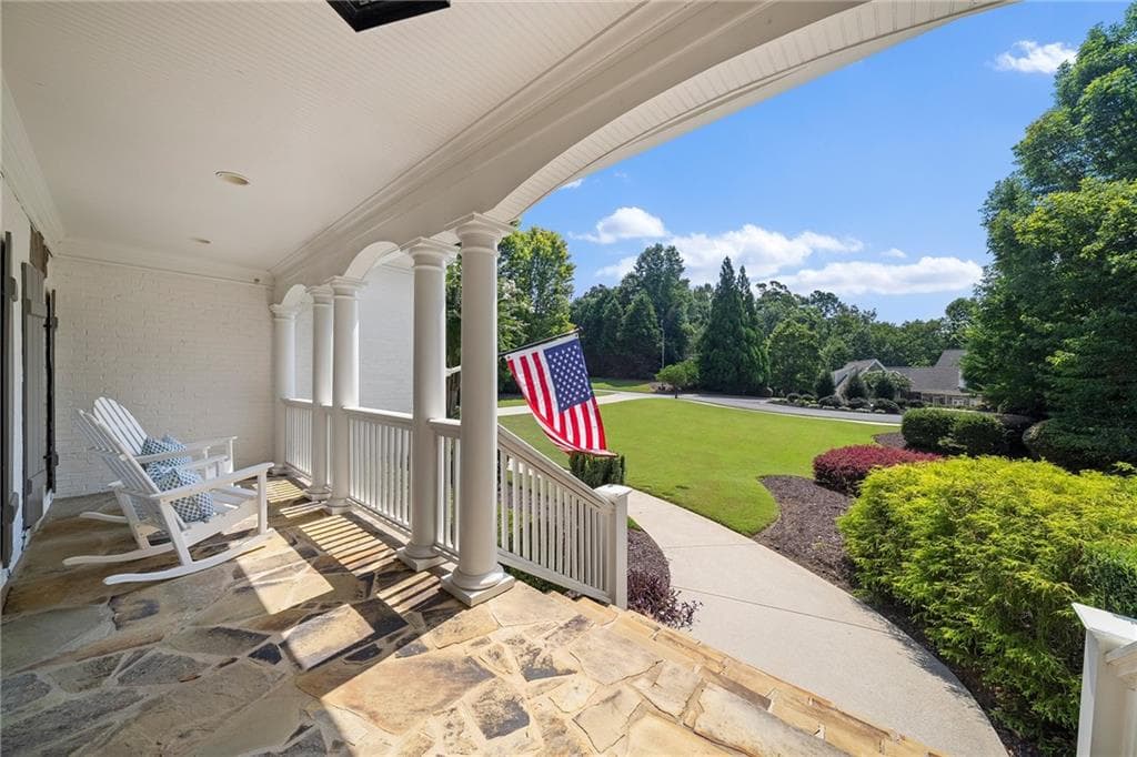 6 bedroom, 9 bathroom, 7,554 sq ft single family residence under contract at 240 Pembrook Place, Roswell, GA 30075 — photo 6