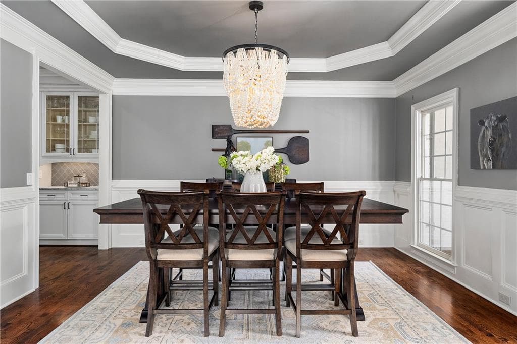 6 bedroom, 9 bathroom, 7,554 sq ft single family residence under contract at 240 Pembrook Place, Roswell, GA 30075 — photo 8